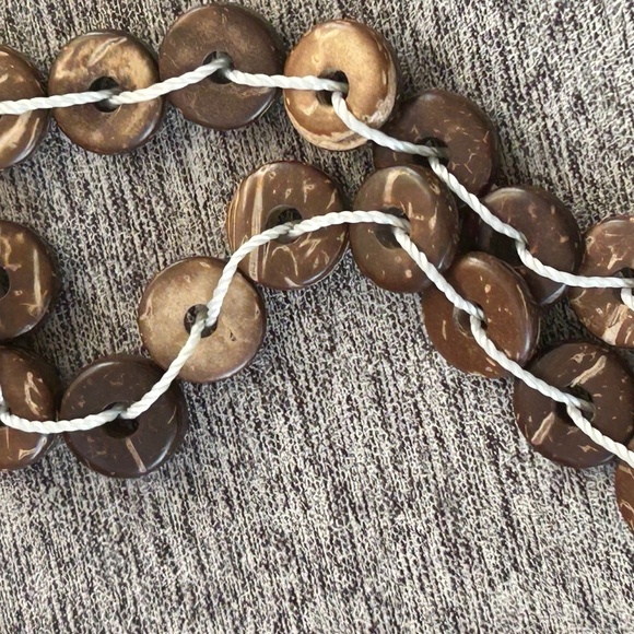 Necklace Brown Bead w/ Square Pendant - Picture 5 of 8